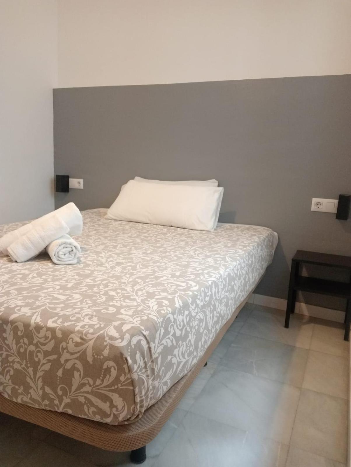 C Palacio Parking Segun Disponibilidad Севилья Экстерьер фото